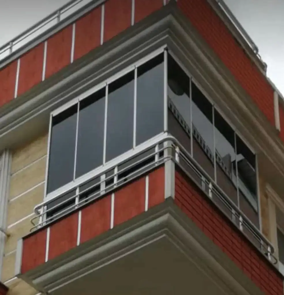 İçeriyi Göstermeyen Cam
